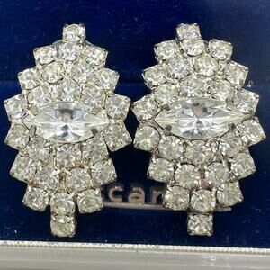 1950s 1960s vintage clear glass rhinestones rhodium silver tone post earrings